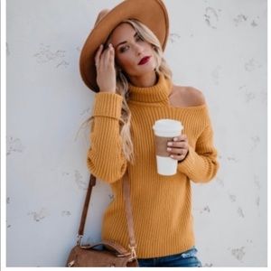 New shoulder cutout sweater